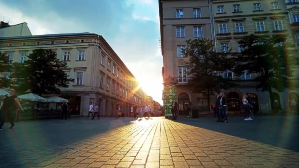 Krakow Polen Juni 2018 Genieten Van Zonsondergang Vanaf Main Marktplein — Stockvideo