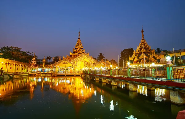 Étang Sombre Pagode Kyay Thone Reflète Son Pavillon Pittoresque Lumineux — Photo