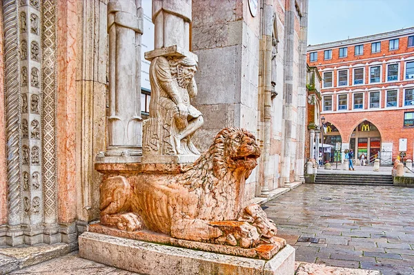 Ferrara Italië April 2013 Gesneden Marmeren Sculpturen Van Atlas Van — Stockfoto