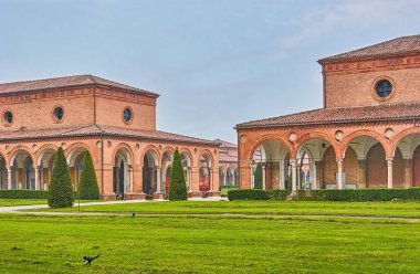 San Cristoforo Carthusian Manastırı güzel Fransızca ile kırmızı binalar stil park Ferrara, İtalya