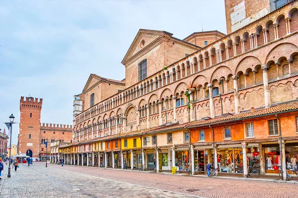 Ferrara Talya Nisan 2013 Duomo Ferrara Yan Duvarına Ortaçağ Alışveriş — Stok fotoğraf