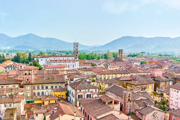 Den Lilla Italienska Medeltidsstaden Lucca Ligger Slätten Nära Apenninerna Italien — Stockfoto