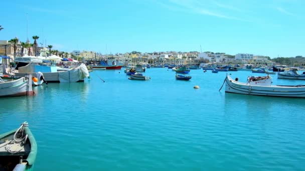 Marsaxlokk Malta Junio 2018 Gran Puerto Pesquero Del Popular Pueblo — Vídeo de stock