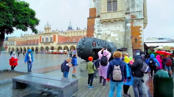 Krakau Polen Juni 2018 Die Kindergruppe Macht Selfies Mit Der — Stockvideo