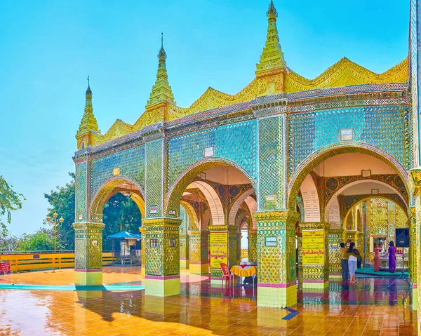Mandalay Barma Února 2018 Nádvoří Taung Lovíšek Pagoda Zdobené Malé — Stock fotografie