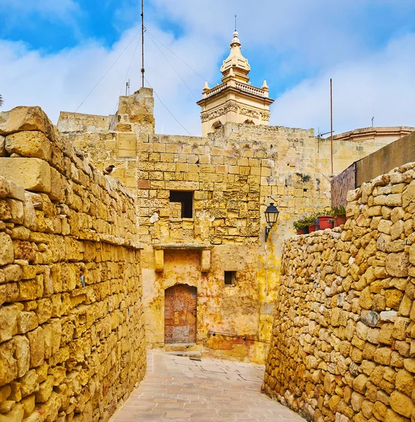 Njut Den Medeltida Andan Rabat Citadel Promenader Sina Smala Sten — Stockfoto