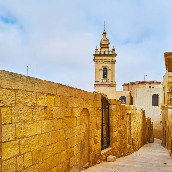 Narrow Street Ruins Medieval Buildings Bell Tower Assumption Cathedral Background — Stock Photo, Image