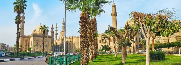 Plaza Saladino Rica Vegetación Pequeños Jardines Locales Rodean Los Monumentos — Foto de Stock