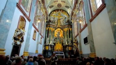 Czestochowa, Polonya - 12 Haziran 2018: Dua hall, bazilika Holy Cross ve üzerinde 12 Haziran Czestochowa içinde tarihi Jasna Gora manastır için İsa'nın doğuşu, Mary.