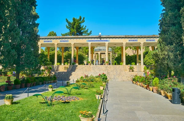 Живописный Сад Муссала Похоронным Комплексом Известного Персидского Поэта Хафеза Мавзолей — стоковое фото