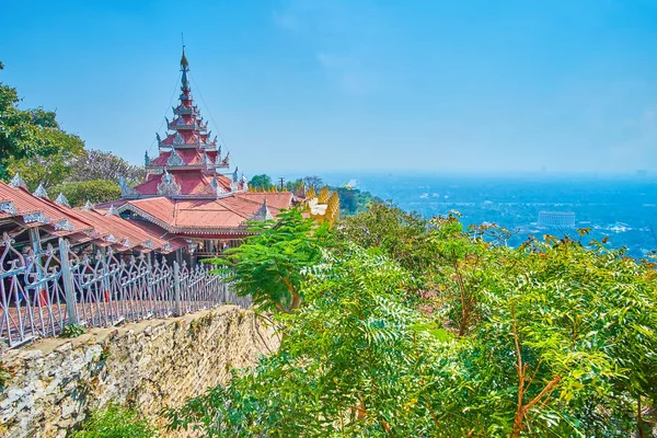 Long Covered Staircase Lower Temples Leads Lush Greenery Mandalay Hill — Stock Photo, Image