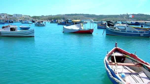 Marsaxlokk Μάλτα Ιουνίου 2018 Βόλτα Στην Προκυμαία Του Χωριού Θέα — Αρχείο Βίντεο