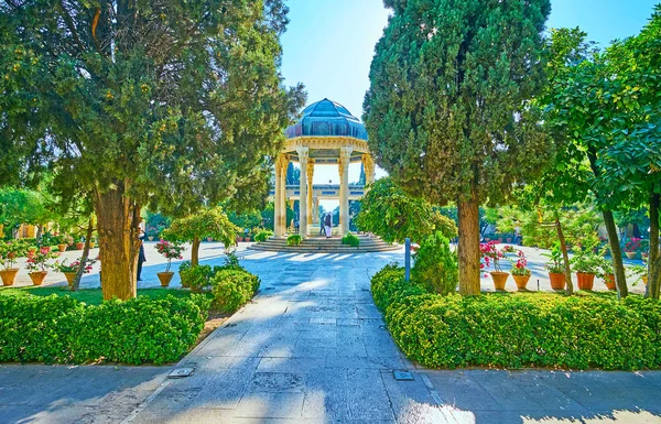 Séta Árnyas Alley Mussala Gardens Kilátással Festői Fülkében Hortobágyi Sír — Stock Fotó