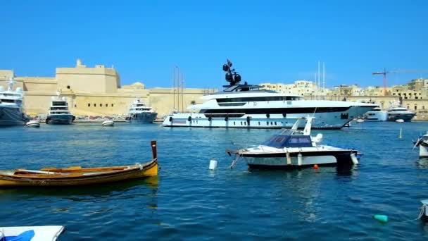 Senglea Malta June 2018 Daily Activity Vittoriosa Marina Full Luxury — Stock Video