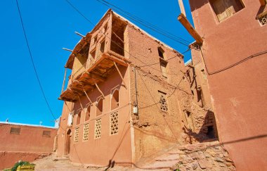 Abyaneh köyü övünme antik yerler (yangın Tapınağı, kale harabeleri, camiler) korunmuş ve yaşam evleri, kırmızı çamur, Iran ile ocvered.