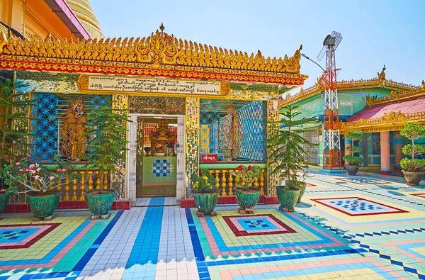 Sagaing Myanmar Febbraio 2018 Cortile Soon Ponya Shin Paya Pagoda — Foto Stock