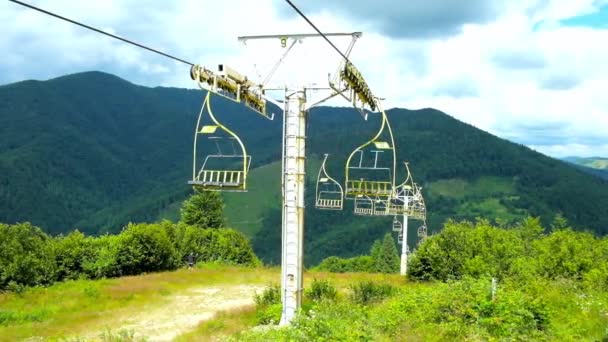 Las Sillas Del Paseo Telesilla Cima Montaña Del Monte Makovytsia — Vídeos de Stock