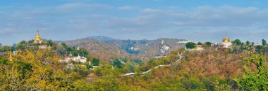 Ortaçağ Sagaing, derin ormanlar, eski pagodadan ve türbelerin kaplı Panoraması kule tepeleri ve artış ile yeşil, Myanmar.