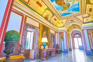 Naxxar, Malta - 14 Haziran 2018: Palazzo bir zamanlar popüler Art Nouveau tarzında yapılmış pahalı malzeme ve gerçek dekorasyon tekniği, 14 Haziran Naxxar içinde kullanma Parisio iç.