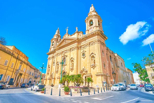 Naxxar Malta Junio 2018 Tráfico Plaza Victoria Frente Iglesia Parroquial — Foto de Stock