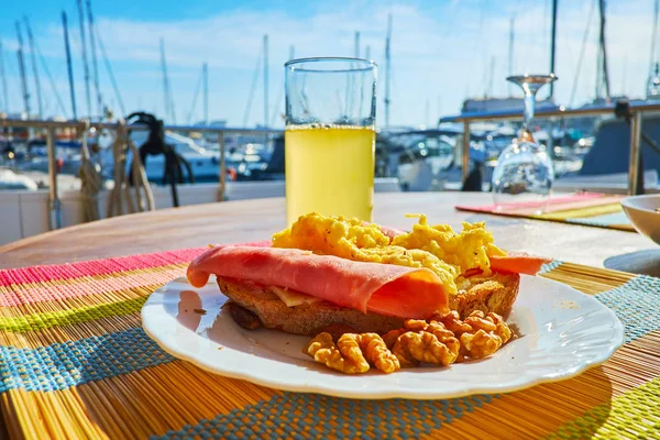 Inizia Giornata Valletta Dalla Colazione Saziante Posto Bellissimo Come Ponte — Foto Stock