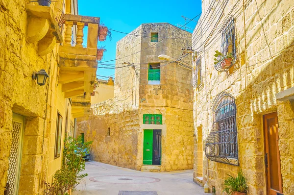 石造りの古い住宅マルタのナッシャー中央地区の村で — ストック写真