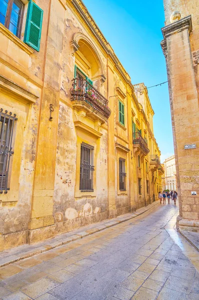 イムディーナ マルタ 2018 Mdina で狭い通りに沿ってイムディーナ要塞ストレッチの中世の建物 — ストック写真