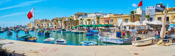 Marsaxlokk Malta Junho 2018 Porto Vila Piscatória Com Muitos Pequenos — Fotografia de Stock