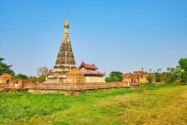 Splendida Lawka Dawtha Man Bianca Aung Pagoda Con Piccolo Santuario — Foto Stock