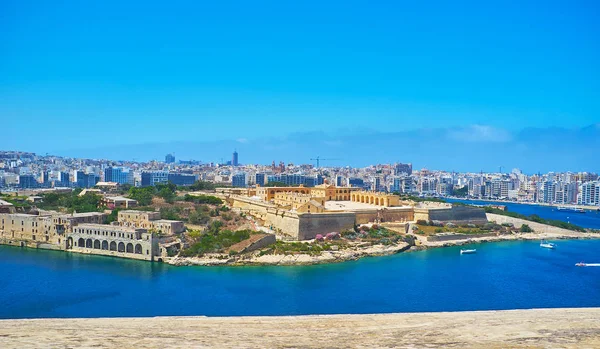 Het Uitzicht Het Middeleeuwse Ster Fort Manoel Eiland Moderne Kust — Stockfoto