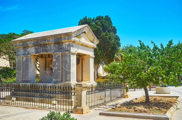 Hastings Bahçeleri Gür Yeşilliklerle Eski Taş Anıt Valletta Malta Çevreleyen — Stok fotoğraf