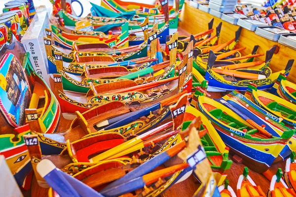 Marsaxlokk Malta Giugno 2018 Barche Luzzu Giocattolo Sono Souvenir Perfetti — Foto Stock