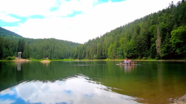 Synevyr Ukraina Juli 2018 Fantastisk Synevyr Sjön Ligger Bland Karpaterna — Stockvideo