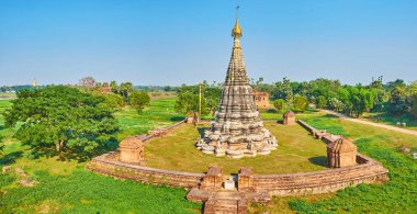 Lawka Dawtha adam Aung tüm çevresi yeşil çayırlar ve Ava, Myanmar tropik ormanlar bakan Pagoda orhan Mo Taung Tapınak, tepesinden Panoraması.