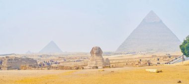 Giza, Mısır - 20 Aralık 2017: Panoramik Giza - Büyük Sfenks Giza 20 Aralık Antik Mısır mimarisinin güzel bir örnek ana simgesel yapı üzerinde