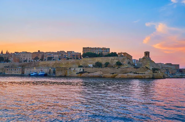 Koppla Sunset Yacht Resa Runt Vallettas Grand Hamn Med Utsikt — Stockfoto