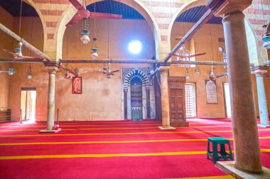 Cairo, Mısır - 20 Aralık 2017: Sabil Kuttab ünlü Han El-Halili Pazarı, labirentinde 20 Aralık Kahire'de bulunan Şeyh Ali Al-Mutahhari kompleks küçük Camii.