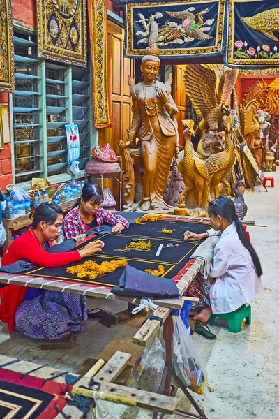 미얀마 2018 Gui 분기의 워크샵은 대중적인 전통적인 수공예품에 레이에서 만드는 — 스톡 사진