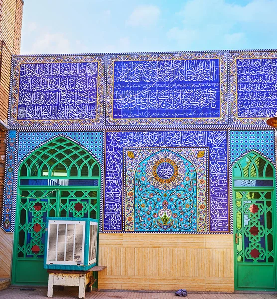 Parede Fachada Antigo Mausoléu Cidade Histórica Yazd Com Padrões Ornamentados — Fotografia de Stock