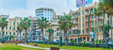 Alexandria, Mısır - 19 Aralık 2017: Panorama, Saad Zaglul tarihi konut ve güzel palm garden, 19 Aralık İskenderiye ile kare.