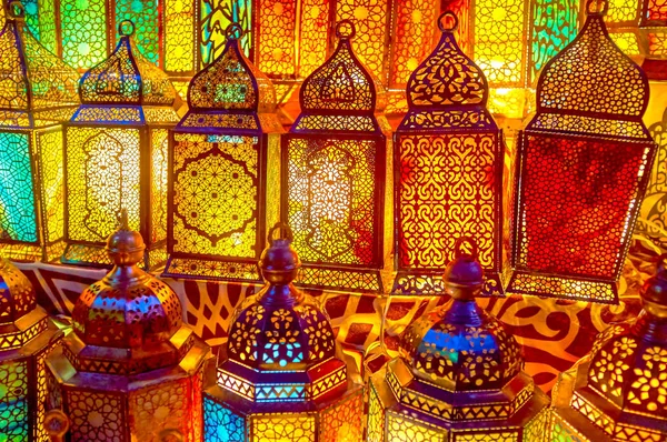 Las Hermosas Lámparas Árabes Brillantes Hechas Mano Con Diferente Tracería — Foto de Stock