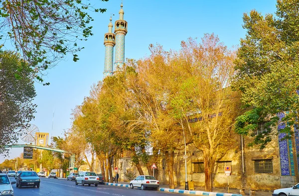 Yazd Iran Oktober 2017 Weelderige Schaduwrijke Bomen Lijn Imam Khomeini — Stockfoto