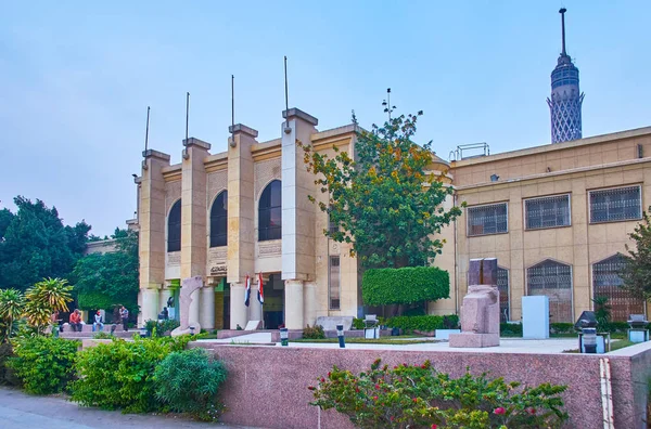 埃及开罗 2017年12月19日 埃及现代艺术博物馆大楼 被盖济拉岛国家文化中心花园绿意盎然的包围 — 图库照片