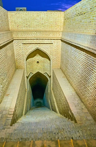 Épület Történelmi Qanat Kanat Fényes Esti Fényben Régi Város Yazd — Stock Fotó