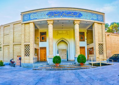 Isfahan, Iran - 19 Ekim 2017: Güzel portal Dekoratif Sanatlar Müzesi ile 19 Ekim Isfahan, İran tarz süsleme