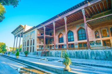 Isfahan, Iran - 19 Ekim 2017: Çehel Sotoun Palace karışımı Avrupa ve Pers stilleri mimari ve dekorasyon, 19 Ekim Isfahan içinde iyi bir örnek olduğunu