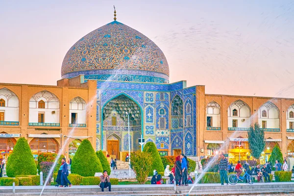 Isfahan Iran Октября 2017 Года Прекрасный Украшенный Купол Мечети Шейха — стоковое фото