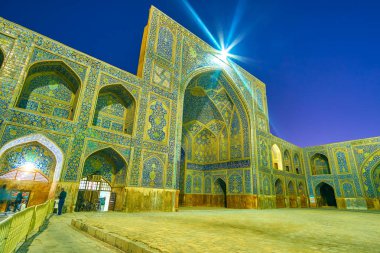 Isfahan, Iran - 19 Ekim 2017: Büyük Doğu portal (Iwan) müşterileri için ana dua hall, Şah Camii, 19 Ekim, Isfahan
