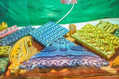 Farklı formları ve Künye tasarım özel pullar geleneksel Farsça Tekstil - ghalamkar, Isfahan, Iran damgalı üretmek için kullanılır