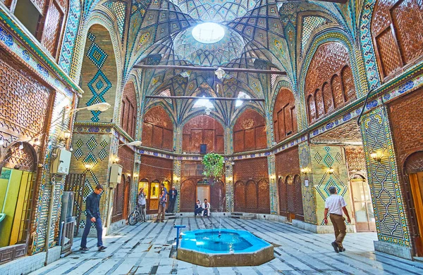 Isfahan Irán Octubre 2017 Adornado Interior Timche Malek Caravanserai Medieval —  Fotos de Stock